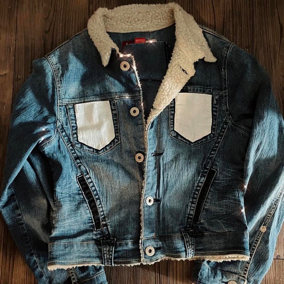 Custom Painted Denim Jacket - Picture 2 of 2